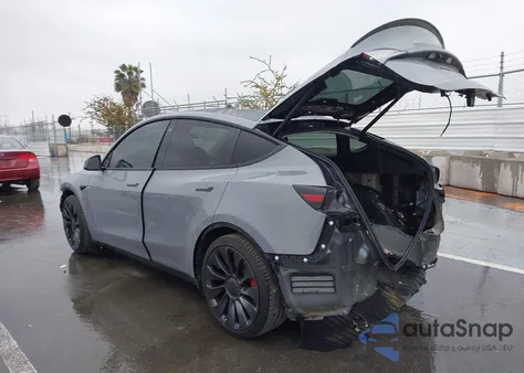 2022 Tesla Model Y Performance Dual Motor All-Wheel Drive z USA, uszkodzony, nr VIN 7SAYGDEF2NF405663